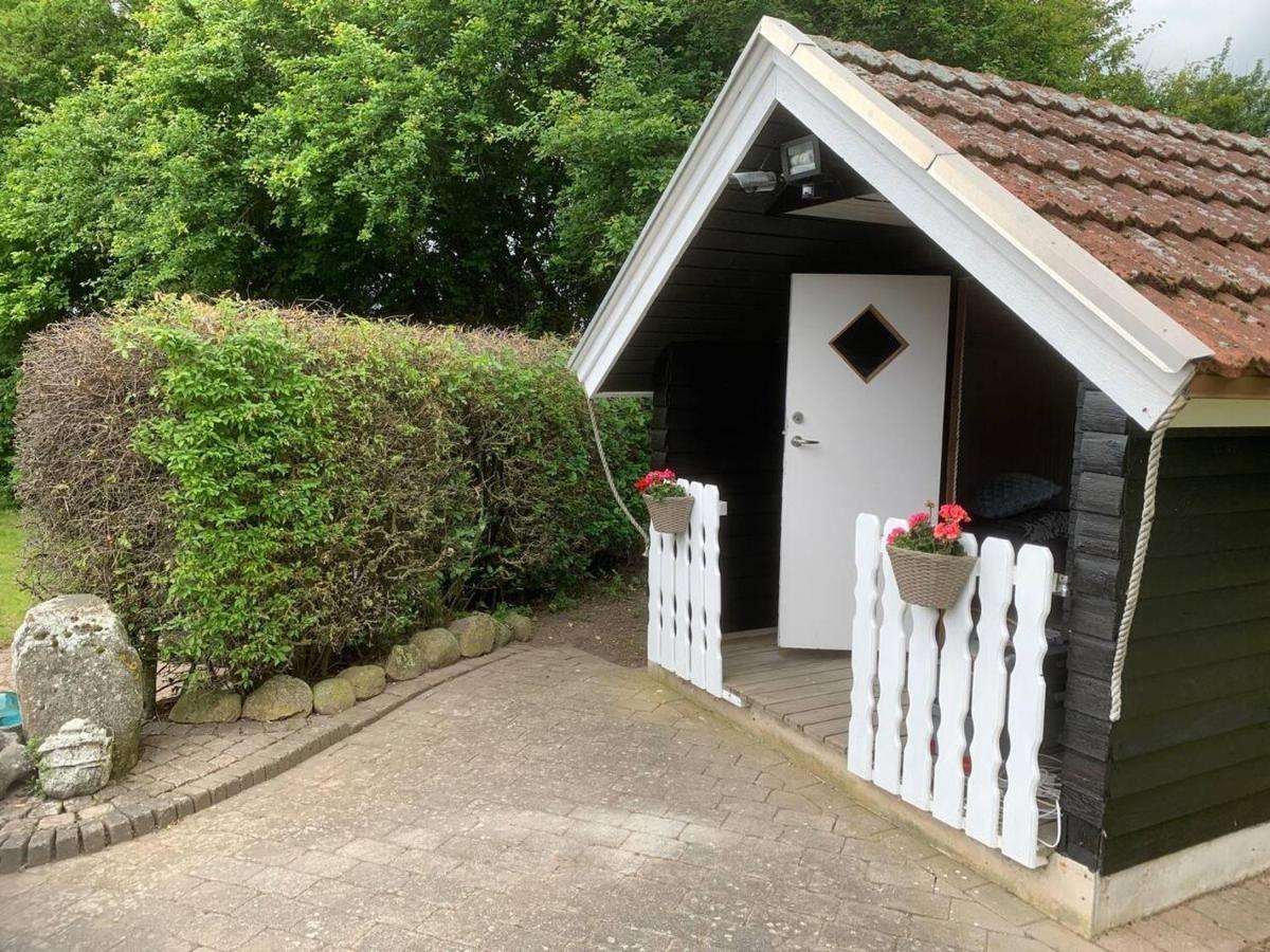 Stunning Romantik Cabin Close To Baltic Sea Villa Idestrup Dış mekan fotoğraf