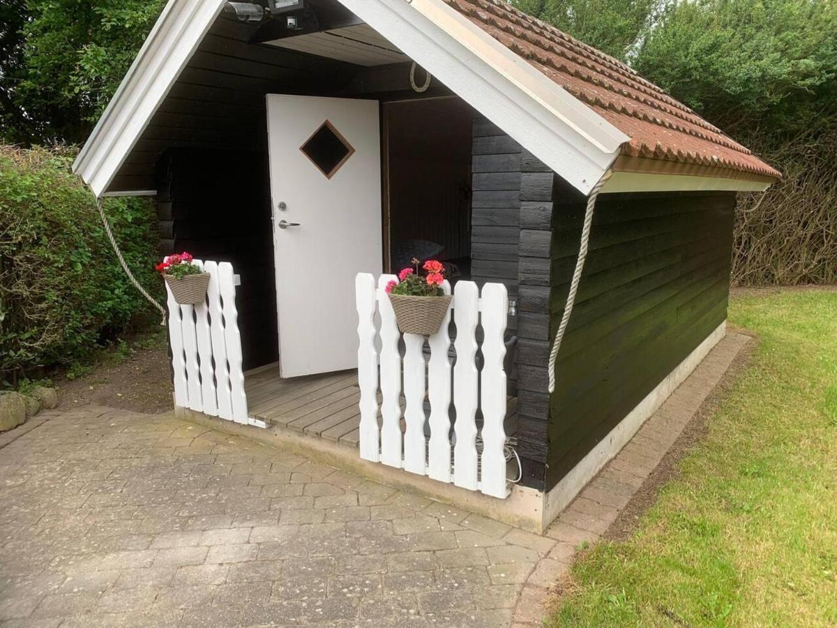 Stunning Romantik Cabin Close To Baltic Sea Villa Idestrup Dış mekan fotoğraf