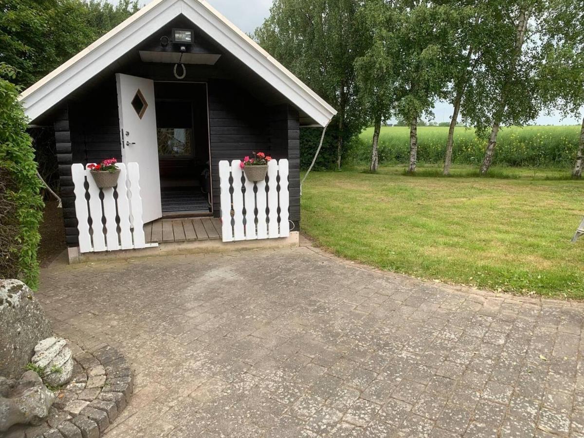 Stunning Romantik Cabin Close To Baltic Sea Villa Idestrup Dış mekan fotoğraf